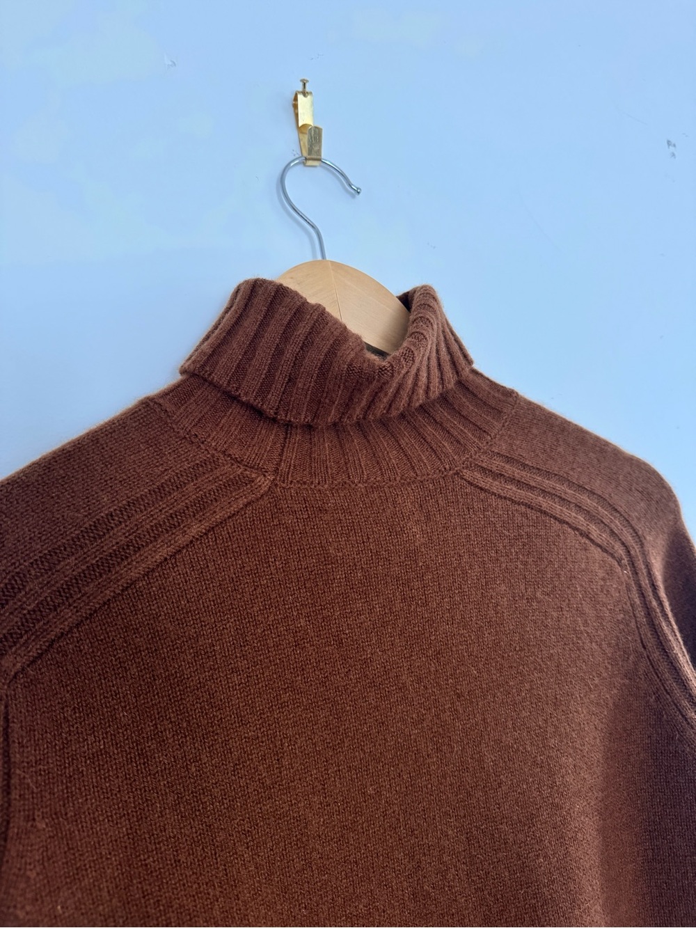 Doen Chocolate Brown Ribbed Turtleneck Sweater - Picture 2 of 4